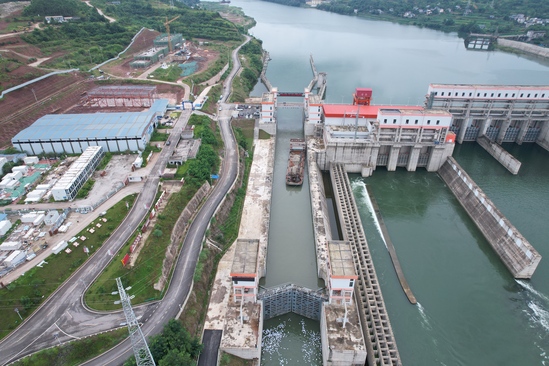 重慶雙江航電樞紐工程船閘通航實船試驗 (6).JPG